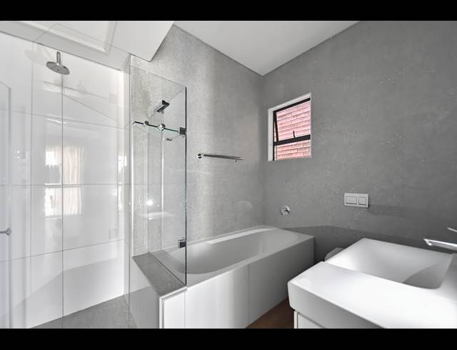 2 BEDROOM APARTMENT TO LET IN NIEUW MUCKLENEUK